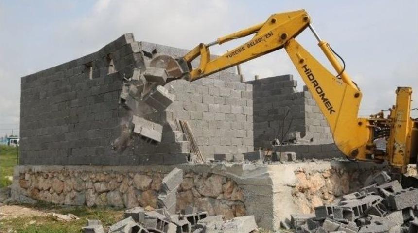 Sit Alanı Ve Hazine Arazisindeki Ka&ccedil;ak Yapılar Yıkıldı