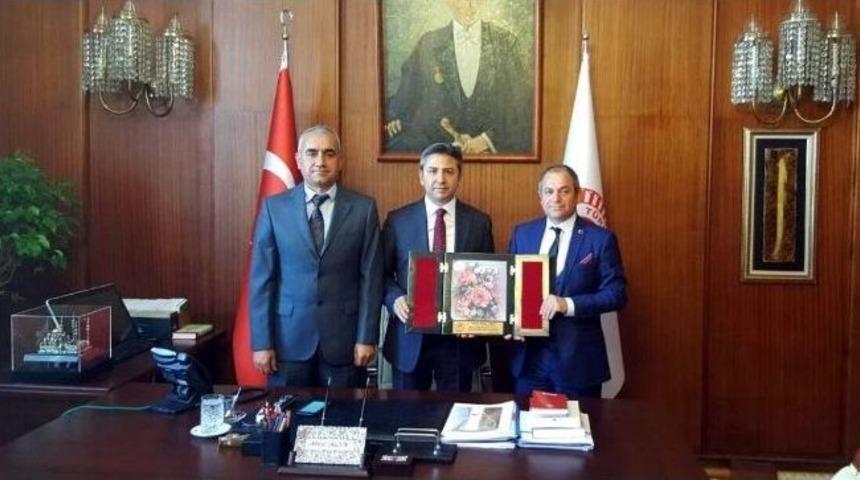 Anadolu Hayad&rsquo;tan Milletvekillerine Plaket