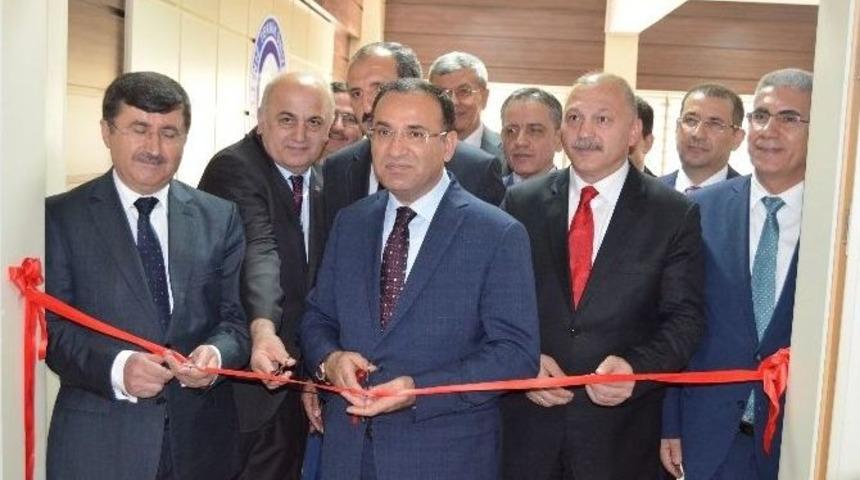 Adalet Bakanı Bekir Bozdağ Trabzon Gezisini S&uuml;rd&uuml;r&uuml;yor