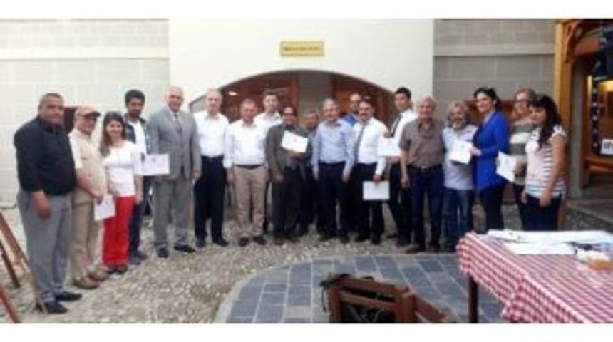 Salihli&rsquo;de G&ouml;n&uuml;ll&uuml; Tanıtım El&ccedil;ileri Belgelerini Aldı