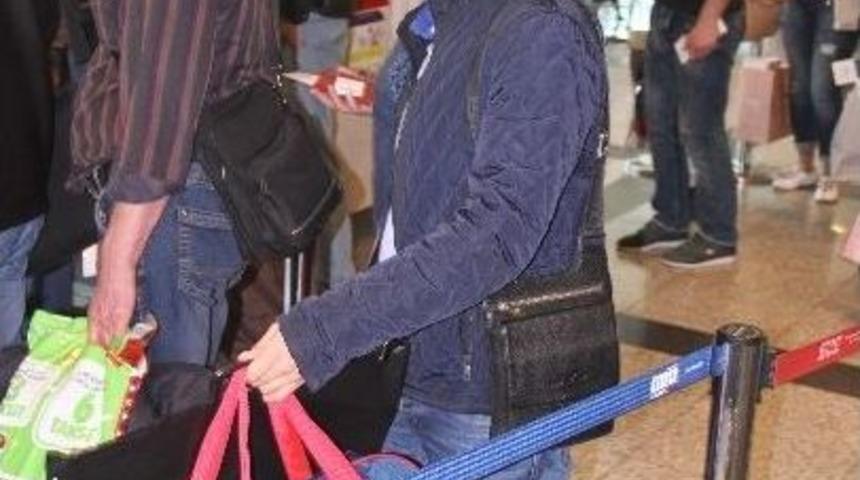 Rus Gazeteci &Uuml;lkesine G&ouml;nderildi