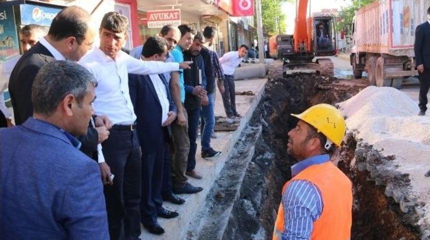 B&uuml;y&uuml;kşehir Hilvan&rsquo;ın Alt Yapı Sorununu &Ccedil;&ouml;z&uuml;yor
