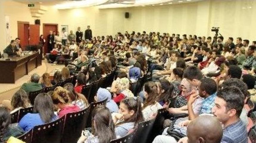 Ga&uuml;n&rsquo;de D-8 Konferansı