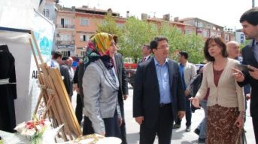 Aksaray&rsquo;da El Sanatları Sergisi A&ccedil;ıldı