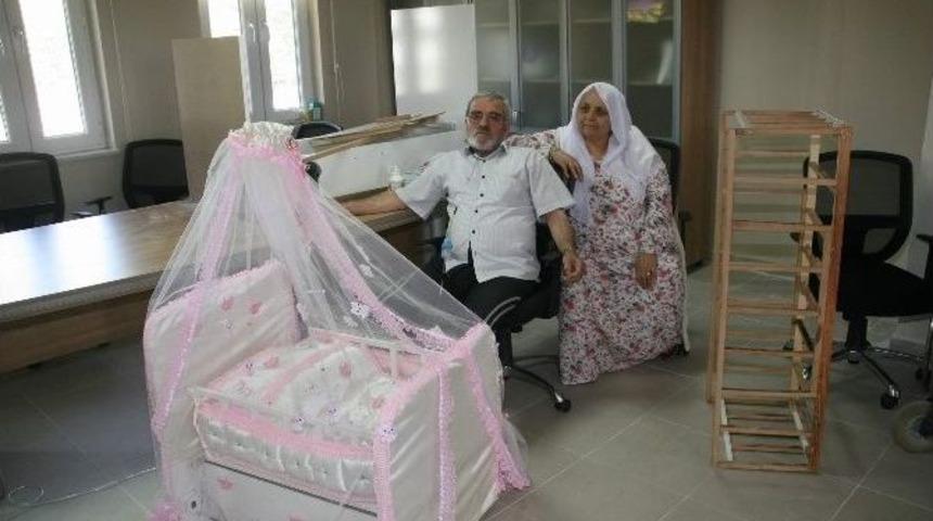 Yozgat&rsquo;ta Huzurevi&rsquo;nde Kalan Yaşlı &Ccedil;ift Boş Zamanlarını Maket Yaparak Değerlendiriyor