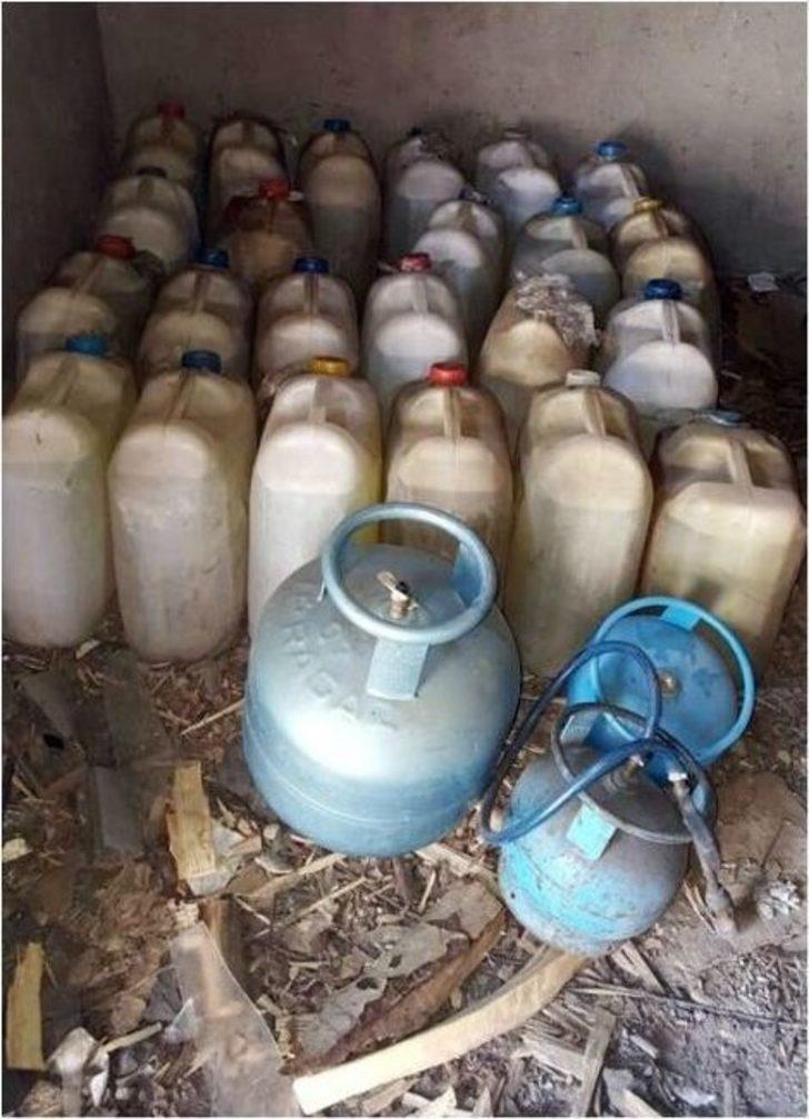 Yüksekova’da Çamaşır Makinesine Gizlenmiş Askeri Kıyafet Ele Geçirildi G4