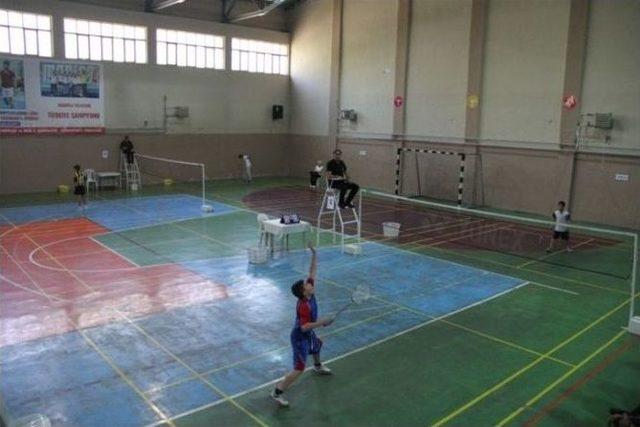 Badminton Grup Müsabakaları Başladı