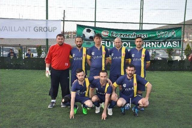 Bozüyük’te Eczacıbaşı Vitra Halı Saha Futbol Turnuvası Başladı