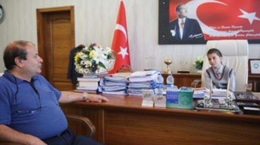 Rekt&ouml;r Savaş Koltuğunu Budak&rsquo;a Devretti