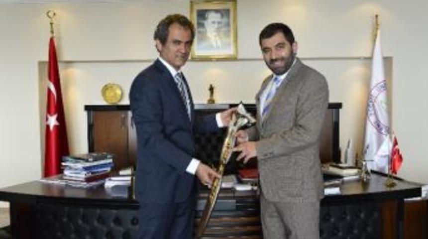 Kocaeli Tso Başkanı &Ouml;zdağ, Rekt&ouml;r &Ouml;zer&rsquo;i Ziyaret Etti