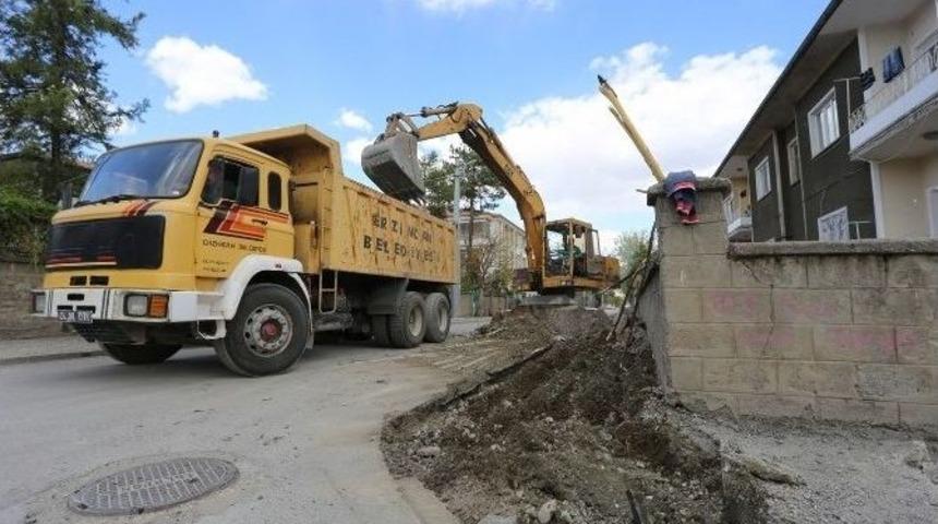 Kaldırım &Ccedil;alışmaları Devam Ediyor