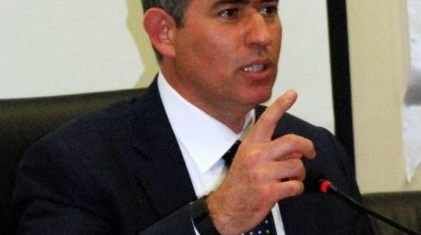 Metin Feyzioğlu Siyasete Gireceği İddialarını Yalanladı