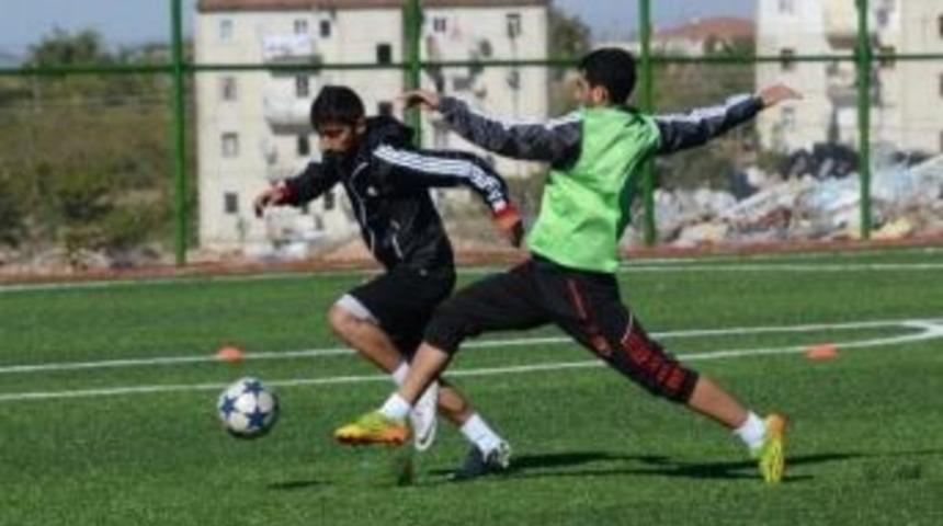 Bal İ&ccedil;in İki Aday, Tek Doksan Dakika