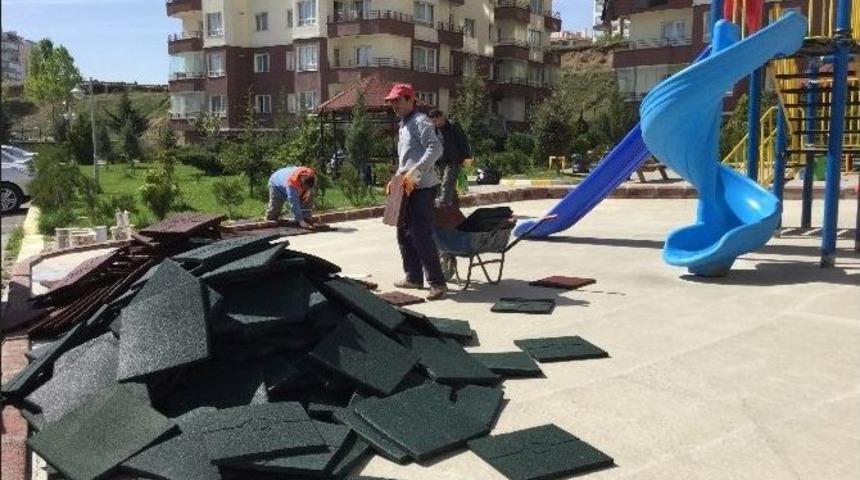 Pursaklar Belediyesi&rsquo;nden &Ccedil;ocuklara G&uuml;venlik İ&ccedil;in Kau&ccedil;uk Zemin