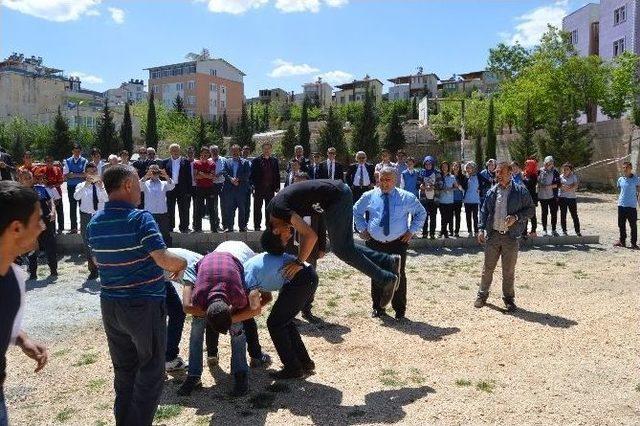 Besni’de, Geleneksel 2. Çocuk Oyunları Şenliği Düzenlendi