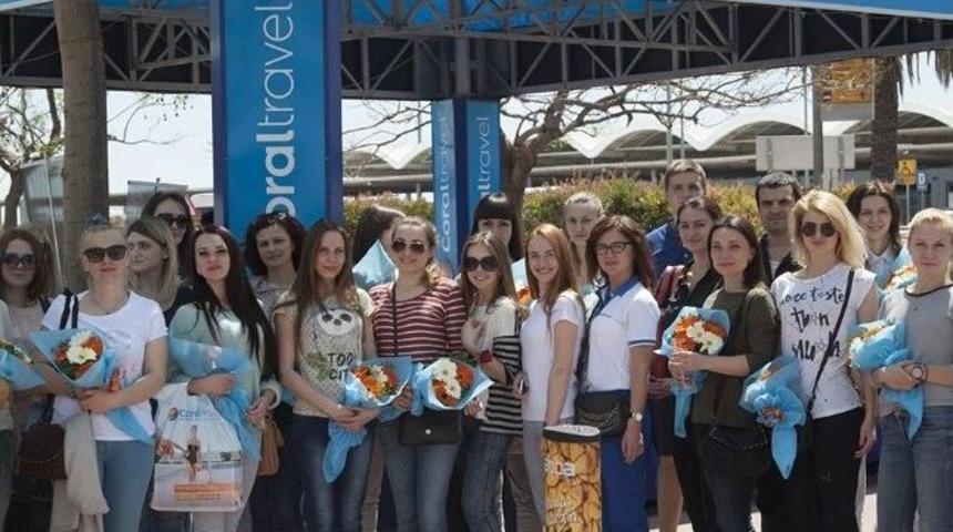 Antalya, 2016 Sezonunun İlk Polonyalı Turistlerini Karşıladı