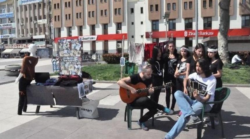 Sa&uuml;&rsquo;l&uuml; &Ouml;ğrencilerden Kadına Şiddeti Anlatan Etkinlik