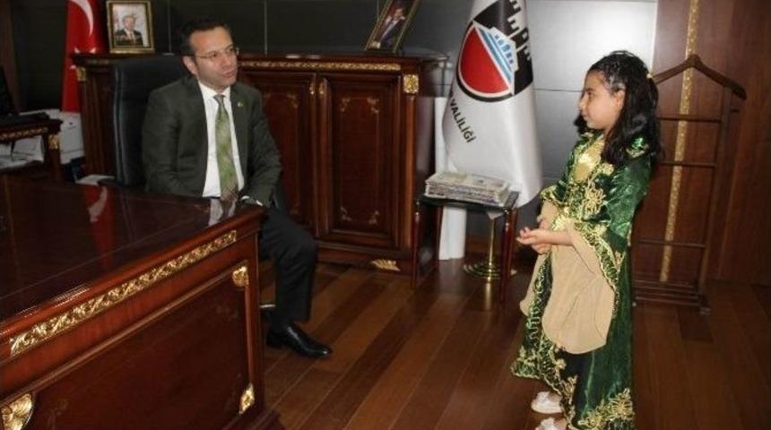 K&uuml;rt Kızı Minik K&uuml;bra, Beştepe&rsquo;ye Davet Edildi