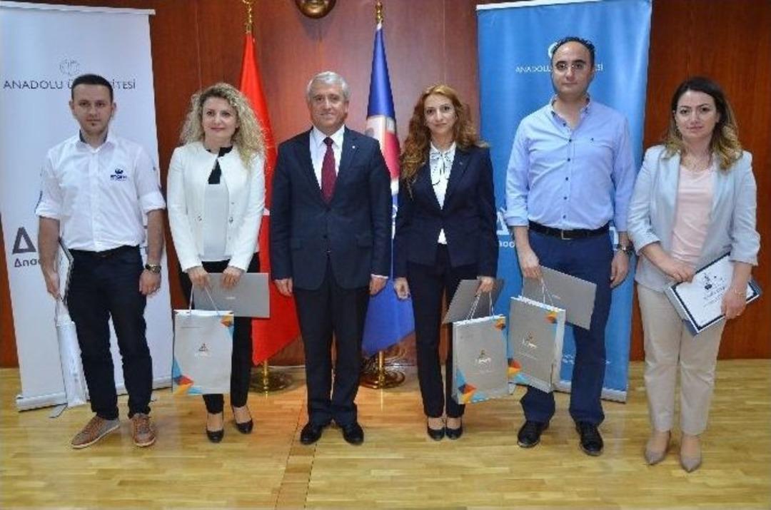 Pts Programı Sertifikaları Anadolu &Uuml;niversitesi&rsquo;nde Sahiplerini Buldu