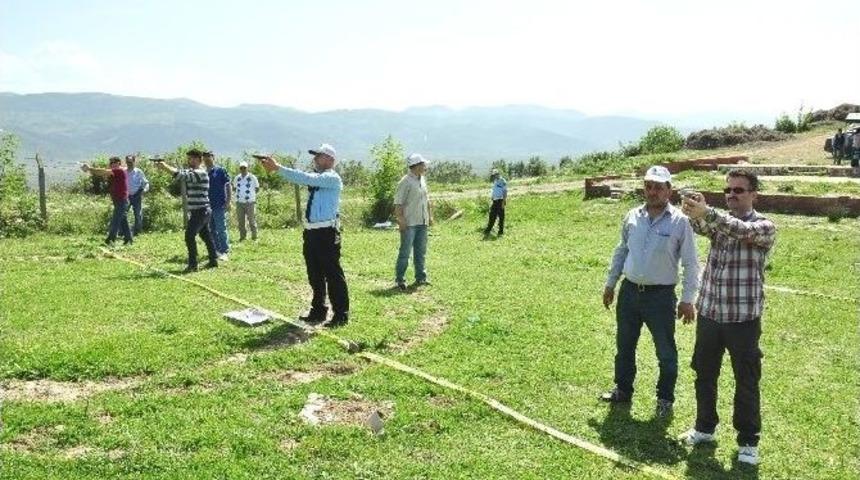 Polisler Hedefi 12&rsquo;den Vurdu