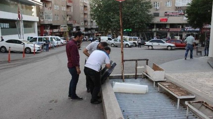 Şüpheli Valize Sivil Polisler Müdahale Etti