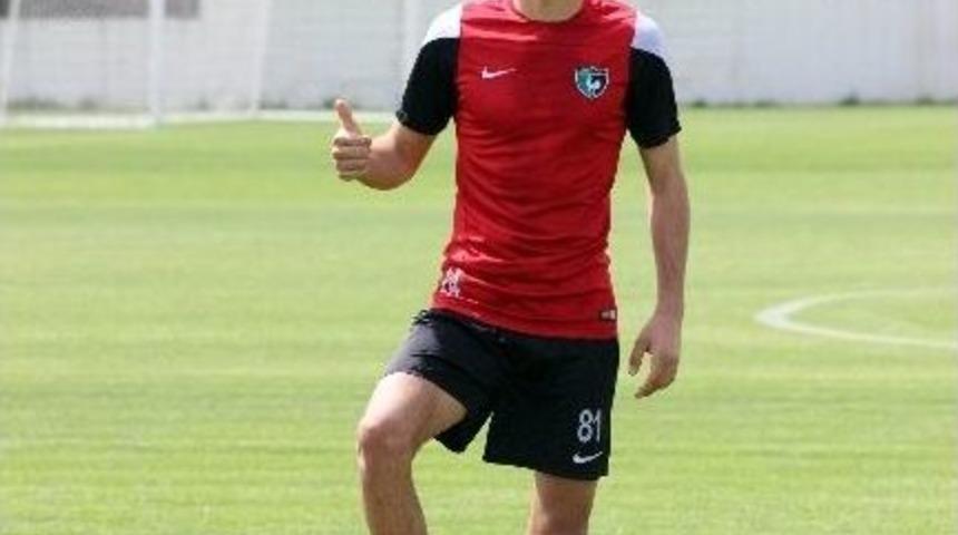 16 Yaşındaki Gen&ccedil; Atakan&rsquo;ın Hedefi Arda Turan Gibi Olabilmek