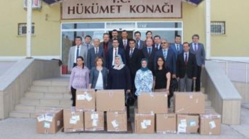 &Ccedil;an&rsquo;da İhtiya&ccedil; Sahibi &Ouml;ğrencilere Kıyafet Yardımı