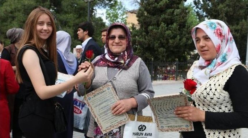 &Uuml;lk&uuml;c&uuml; Kadınlar G&uuml;l Dağıttı