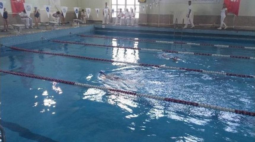 &Ouml;ğrenciler, Y&uuml;zmede Malatya Birincisi Oldu