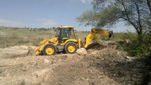 Koca Çay Kenarındaki Kirlilik Ortadan Kaldırılıyor