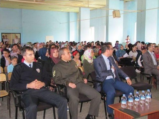 ’okumak Hayattır’ Konulu Kitap Okuma Yarışması Ödül Töreni