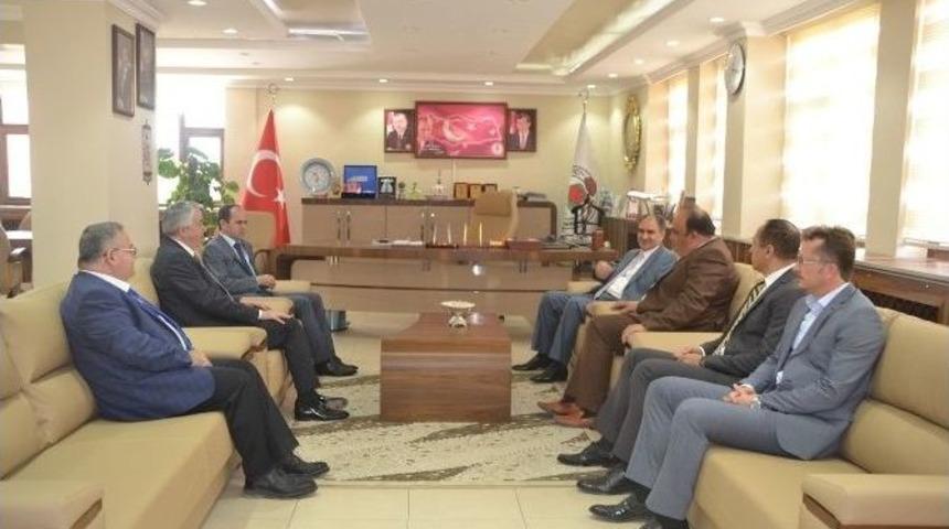 Keçiborlu Havacılık Ve Meyve Sebze Lojistik Üssü Oluyor