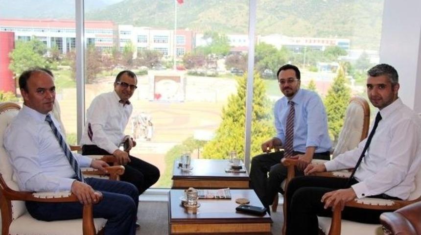 Ad&uuml; Yeni Anayasa Ve Başkanlık Sistemini Konuşulmaya Devam Ediyor