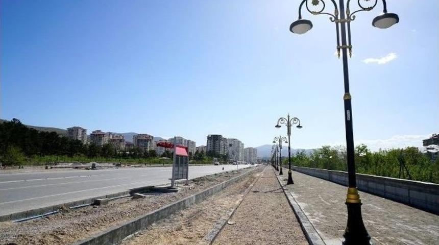 Yeşilyurt Yolunda &Ccedil;alışmalar Devam Ediyor