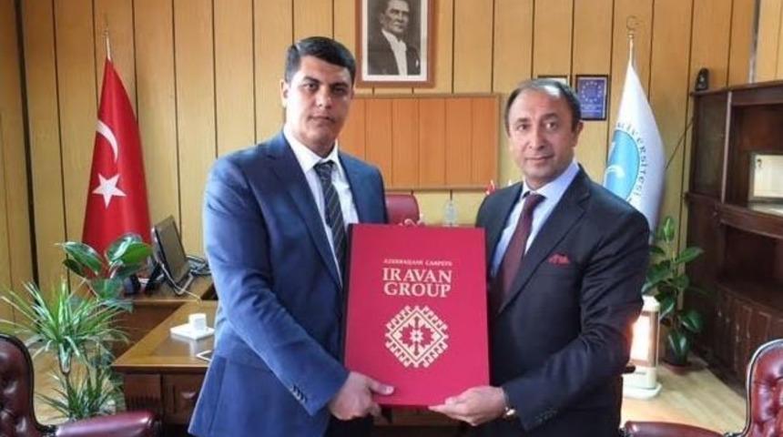 Azerbaycan Başkonsolosu S&uuml;leymalı&rsquo;dan Devlet Konservatuarı M&uuml;d&uuml;r&uuml; &Ccedil;elik&rsquo;e Ziyaret