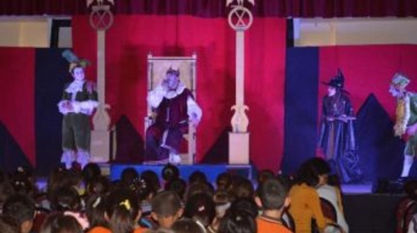 &lsquo;kralın Diş Ağrısı&rsquo;na &Ccedil;ocuklardan B&uuml;y&uuml;k İlgi