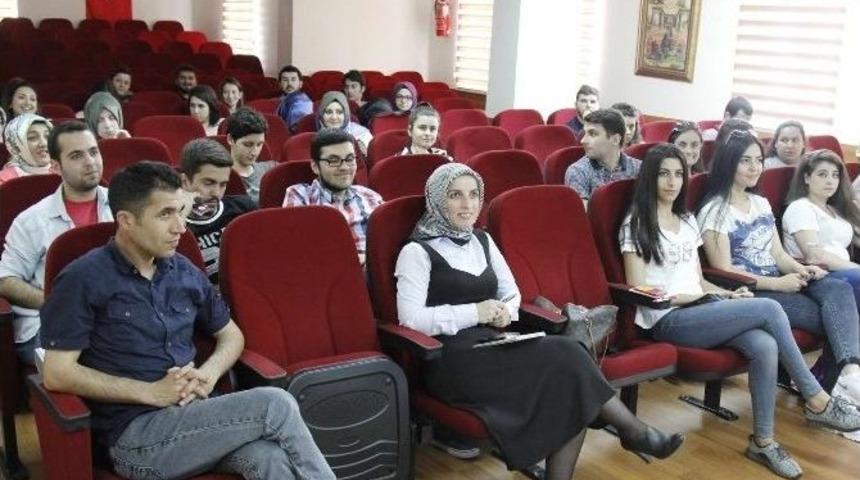 Sa&uuml;&rsquo;de &lsquo;kariyer Ve Kişilik&rsquo; Semineri D&uuml;zenlendi