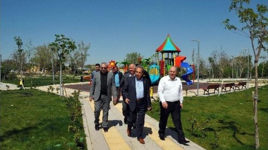 Milletvekili Baloğlu Ve Başkan Akkaya Engelsiz Yaşam Merkezini Gezdi