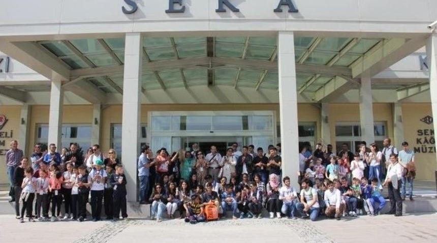 D&uuml;nya &Ccedil;ocuklarından Evrensel Barış Ve Kardeşlik Mesajı