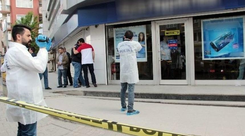 Uzun Namlulu Silahlarla Banka Soydular