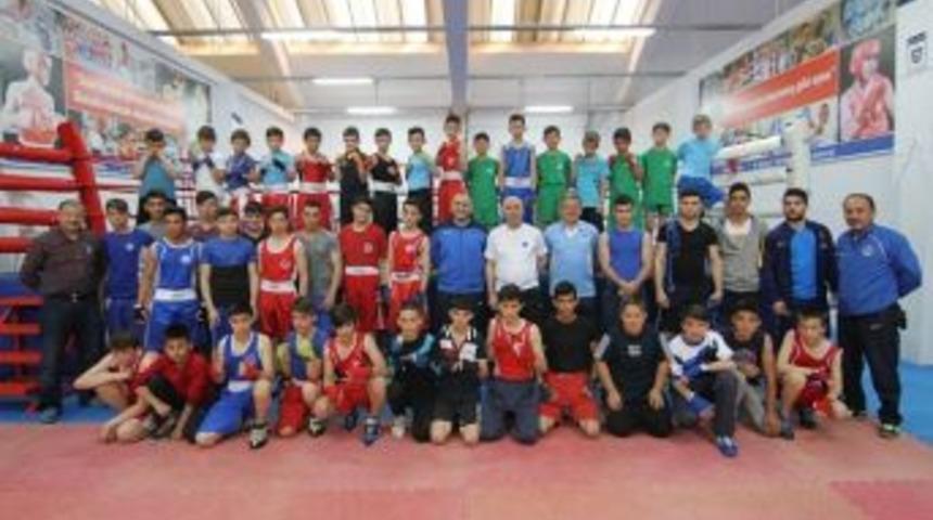 Kağıtsporlu Boks&ouml;rler T&uuml;rkiye Şampiyonasına Hazırlanıyor
