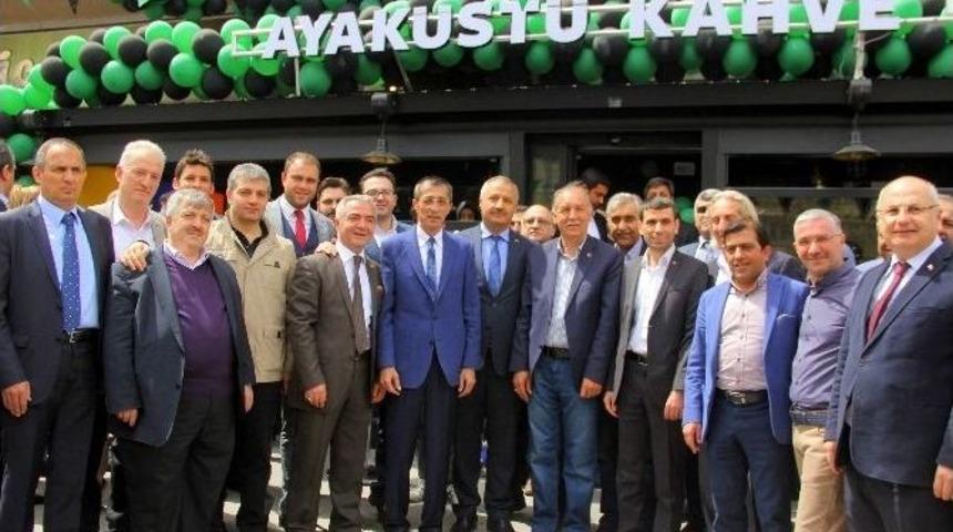 Ayak&uuml;st&uuml; Kahve A&ccedil;ıldı