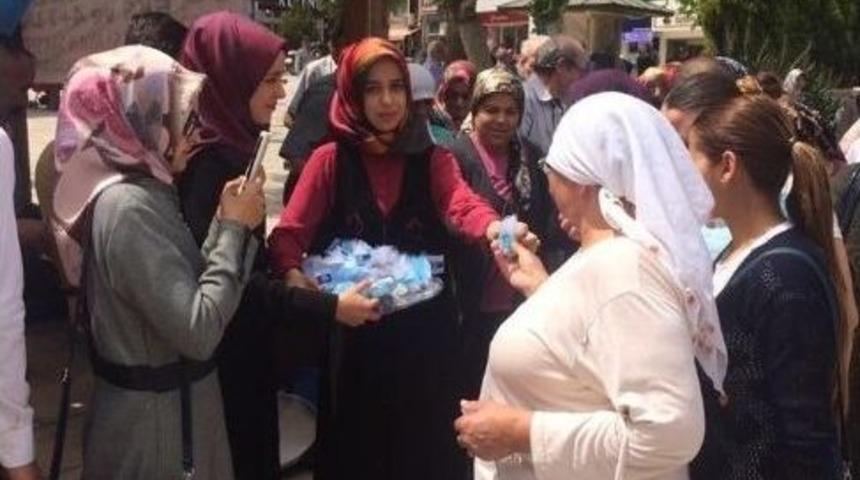 &Uuml;lk&uuml; Ocakları Tespih Ve Lokum Dağıttı