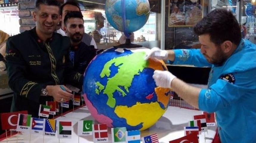 D&uuml;nyanın Pastasını Yaptı