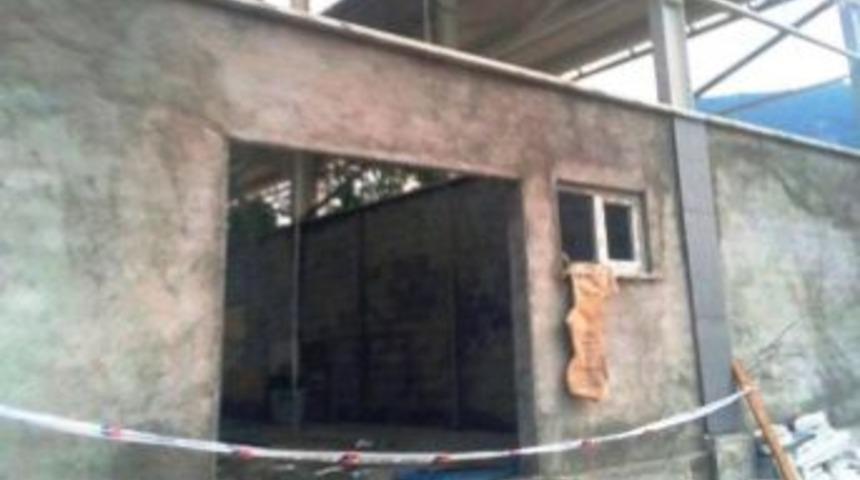 İnşaattan D&uuml;şen İş&ccedil;i Hayatını Kaybetti