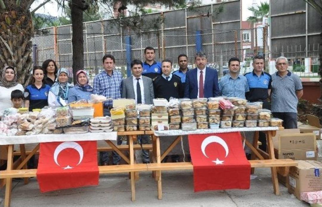 Polis Eşlerinden G&uuml;neydoğu&rsquo;daki G&uuml;venlik G&uuml;&ccedil;lerine Y&ouml;resel Yemek Paketi