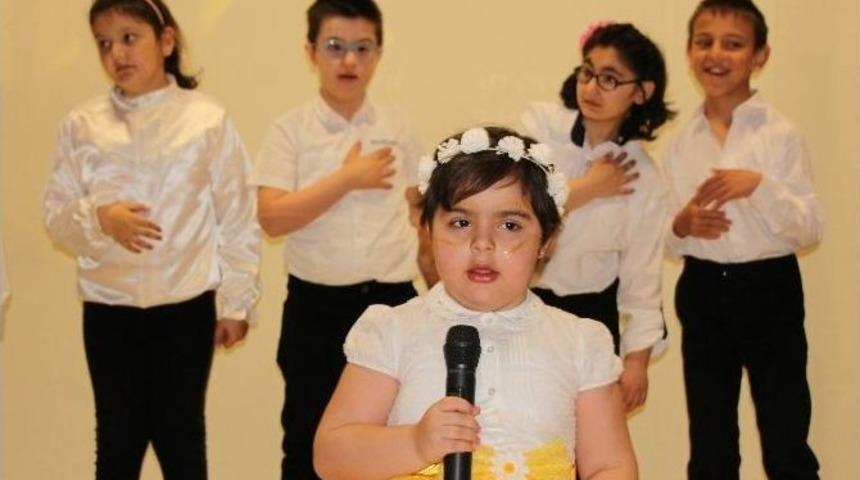 &Ouml;zel &Ouml;ğrencilerin &rsquo;aşkı&rsquo; Engel Tanımadı