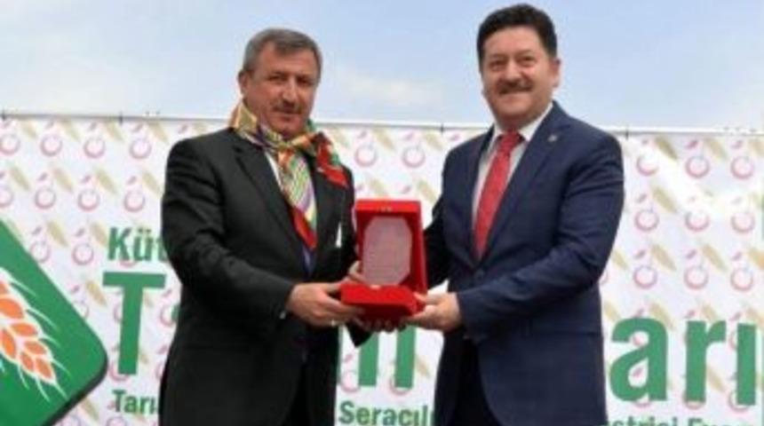 Tuncay Varol: Hizmetlerinden Dolayı Hasan Fehmi Kinay&rsquo;a Teşekk&uuml;rlerimi Sunuyorum