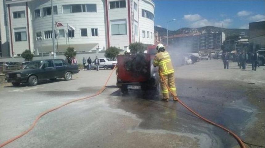 Seyir Halindeki Otomobil Yandı