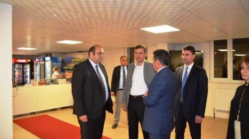 Aziziye Kaymakamı Zafer &Ouml;z &Uuml;niversite &Ouml;ğrencileri İle Bir Araya Geldi